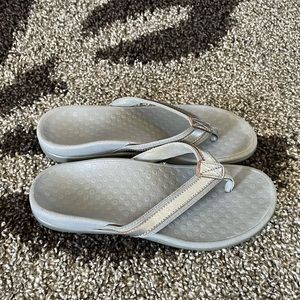 Vionic Tide Sandal Sz 8